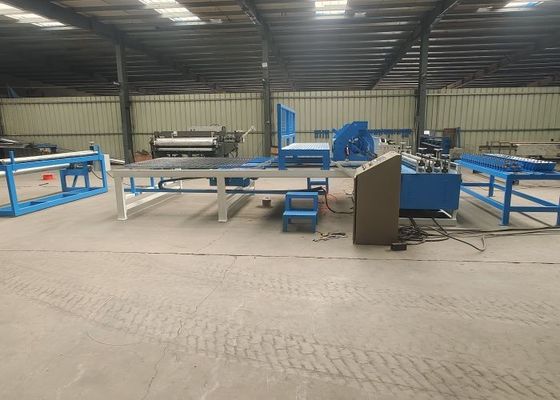 Width 2m Welded Fence Mesh Welding Machine For Cross Wire Space 50-200mm